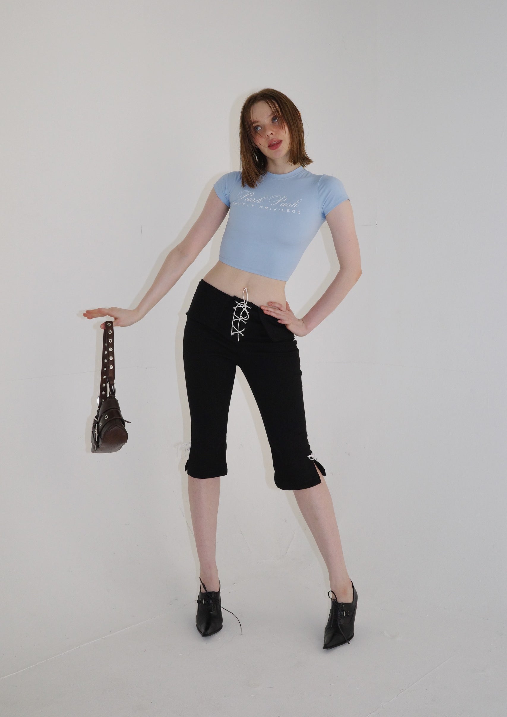 PRETTY PRIVILEGE TEE 02.