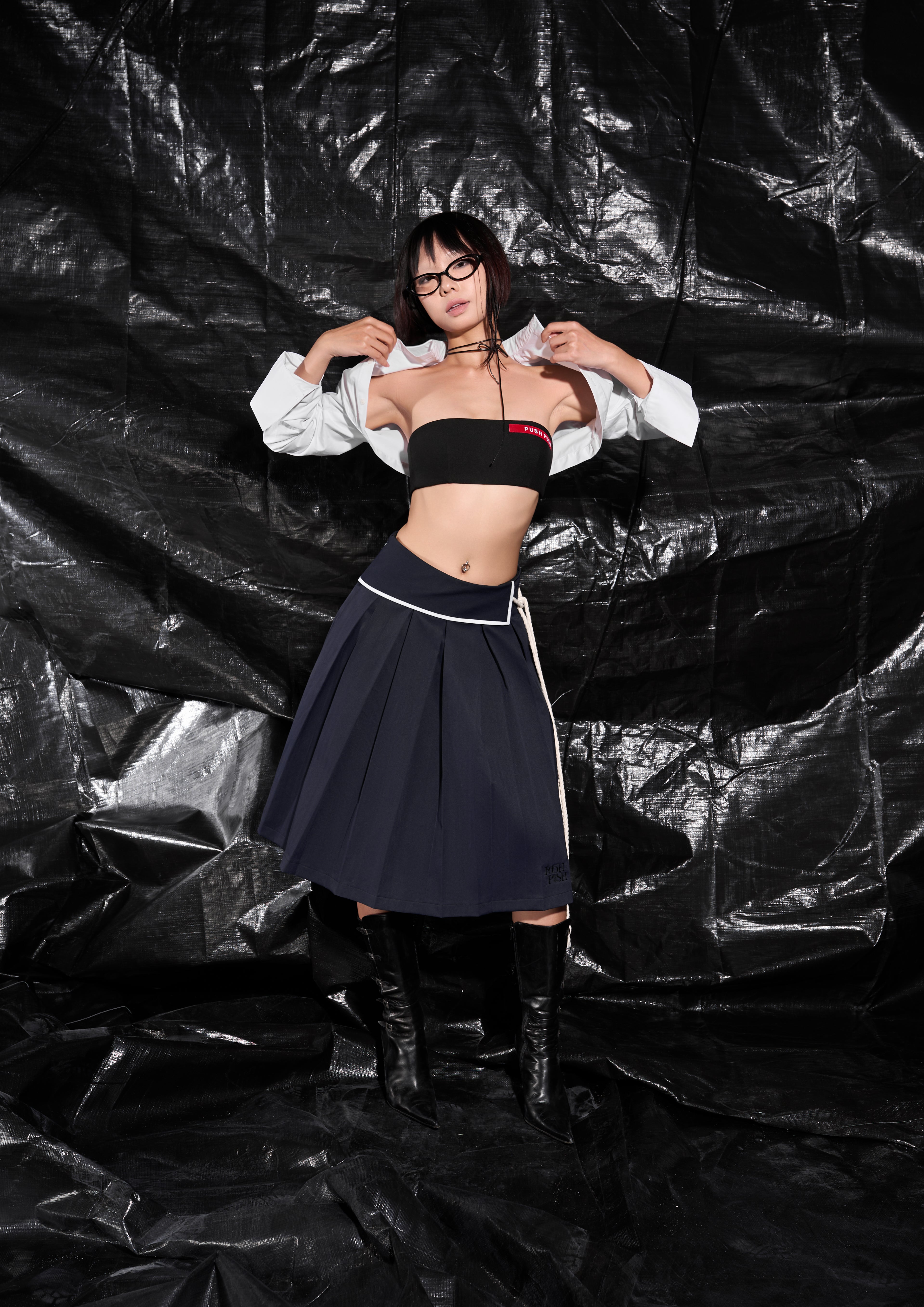 PUFFBALL CROP SHIRT.