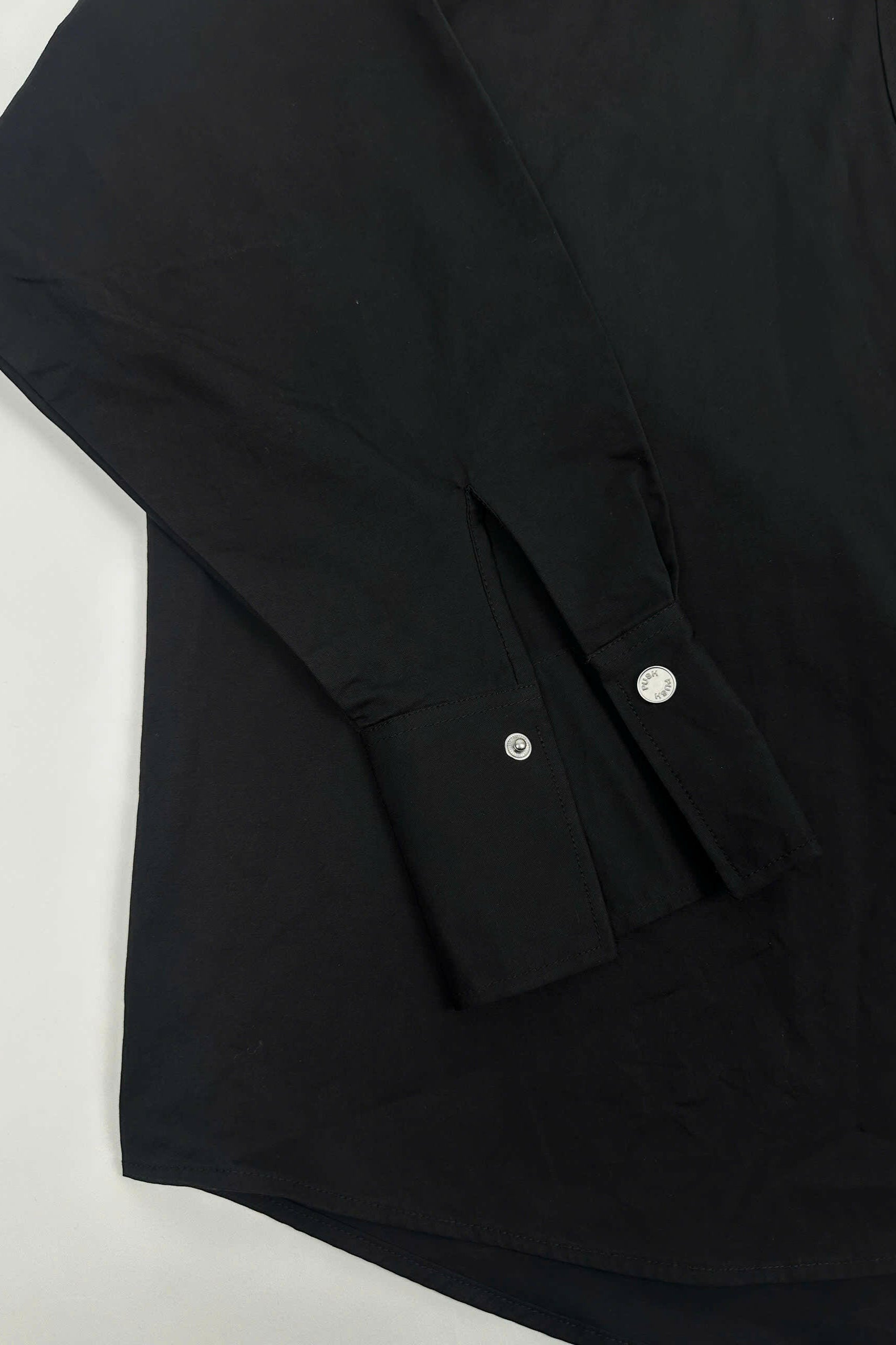 ZORA OVERSIZE SHIRT.