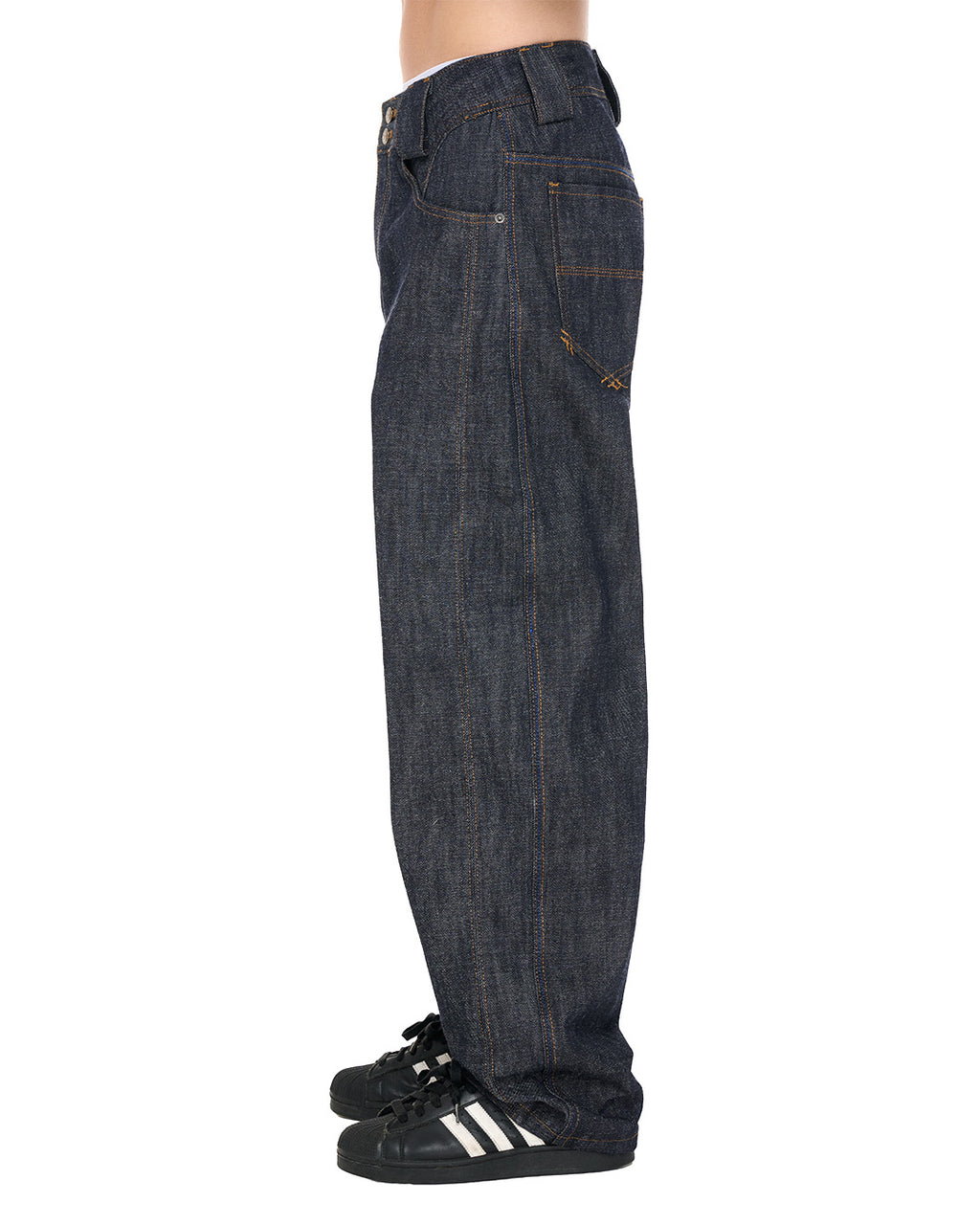 PP Gritty Selvedge Denim, Black – side view on model, lower body