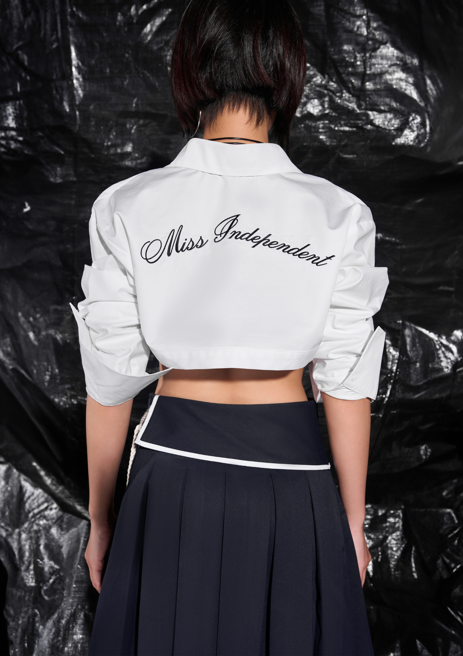 PUFFBALL CROP SHIRT.