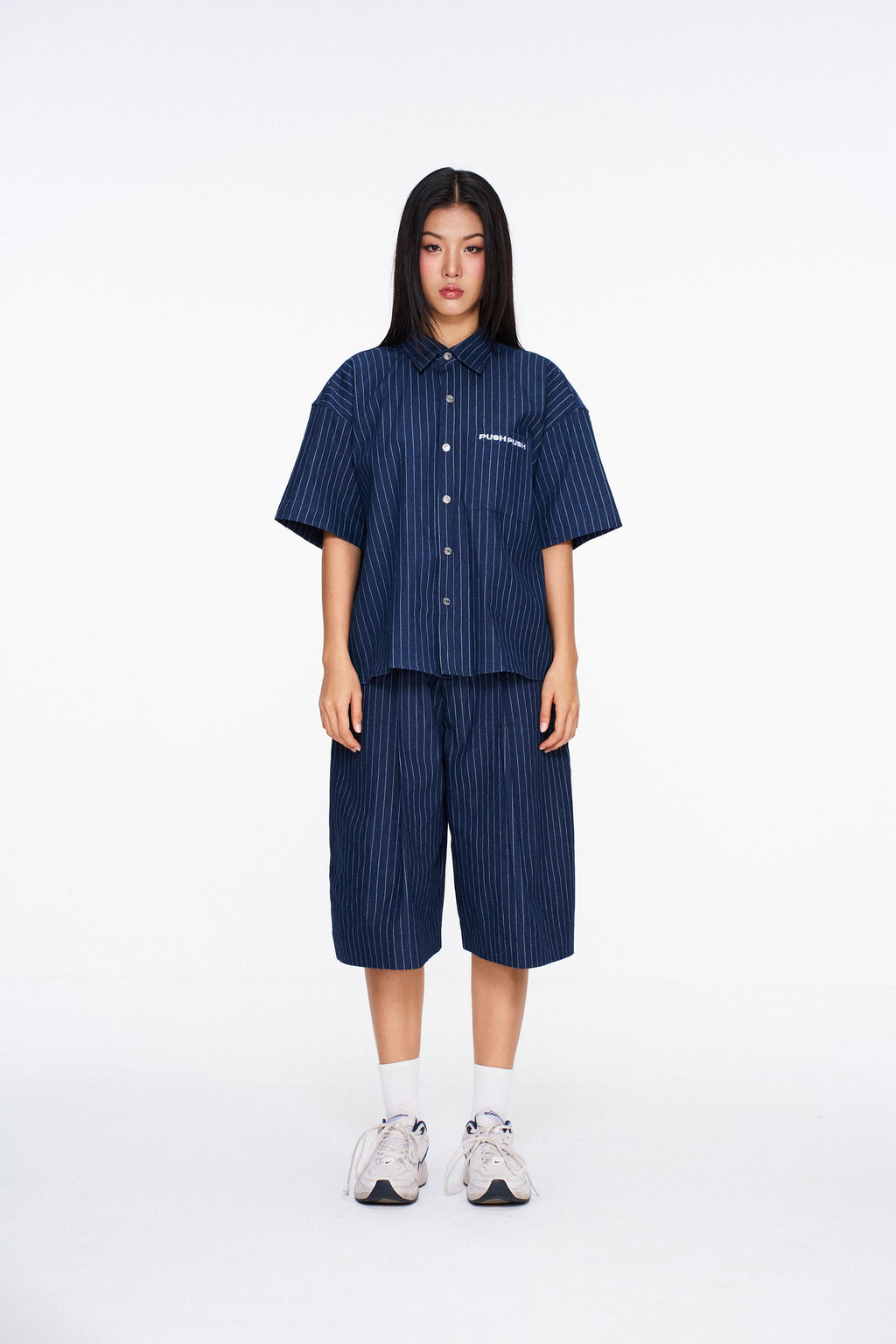 VEEV Shirt, Navy – front view on female model